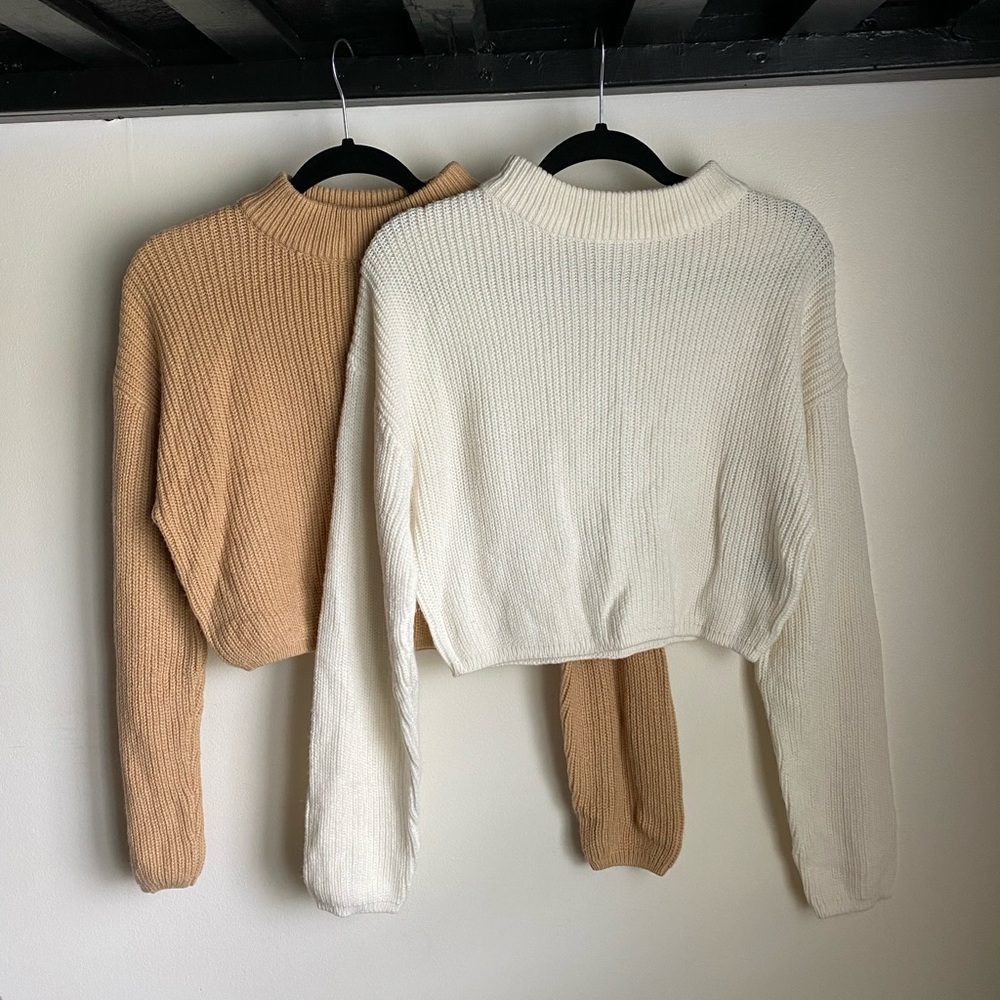 H&M Knit Cropped Mock Neck Sweaters Lot Tan and White ( Size M )